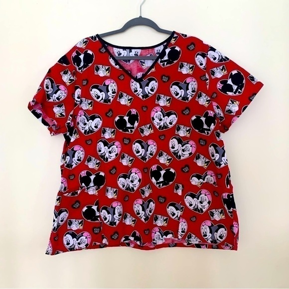 DISNEY Mickey & Minnie Valentine’s Black Heart Print Scrub Top - Picture 2 of 7
